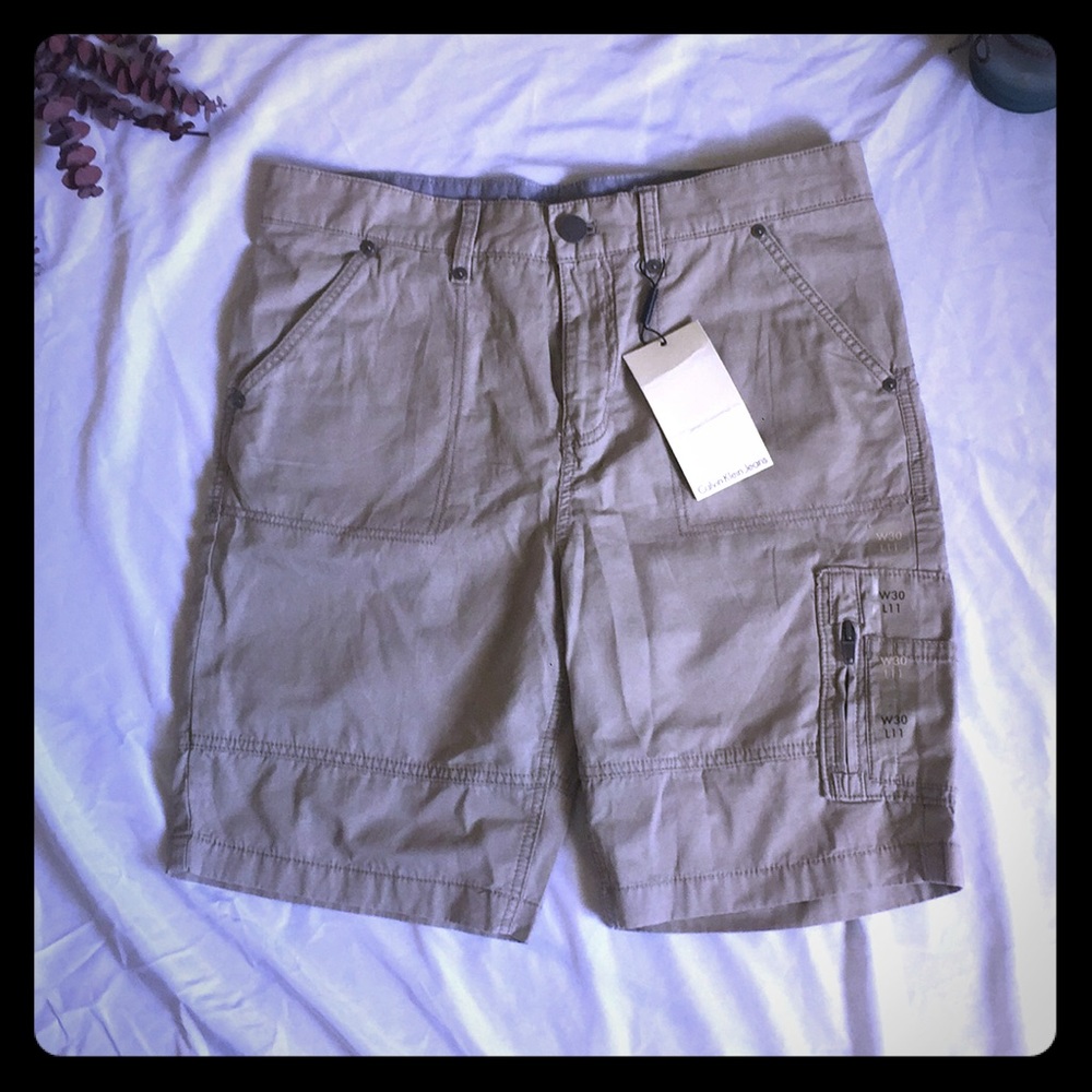 Calvin Klein Khaki Shorts NWT W30 L11